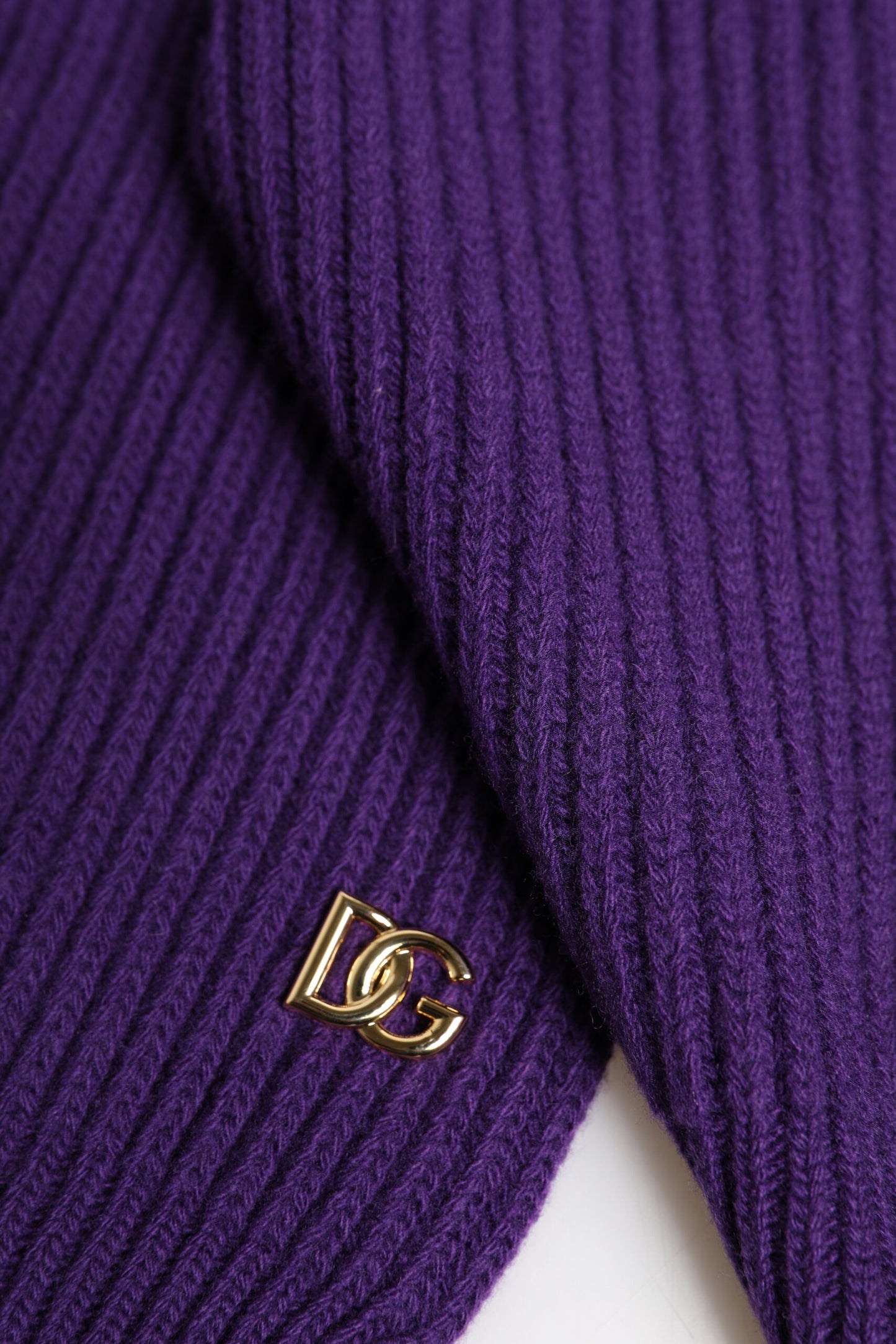 Dolce & Gabbana – Lilafarbener Halswärmer mit DG-Logo, Wickelschal