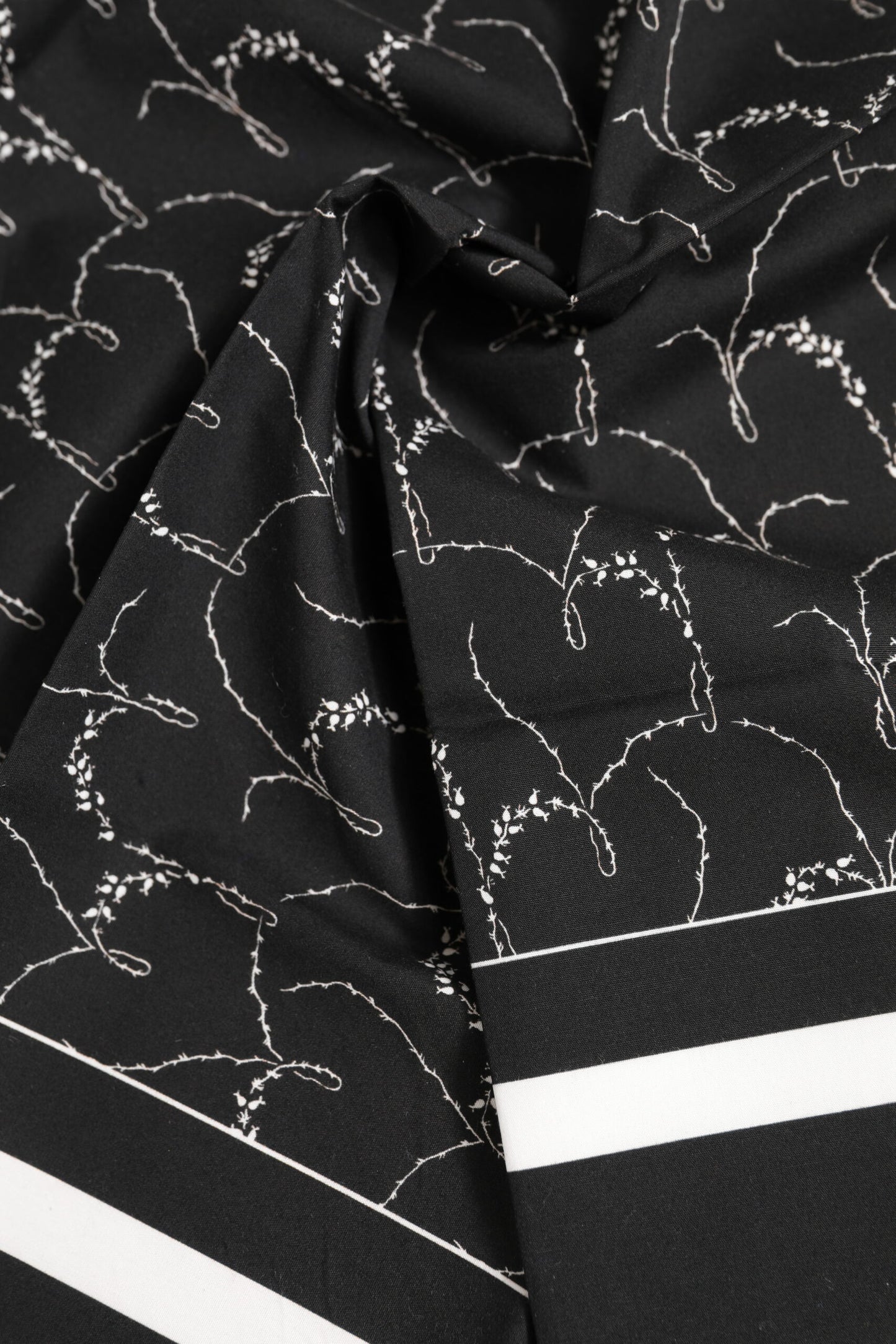 Dolce & Gabbana – Schwarz-weiß bedruckter quadratischer Foulardschal