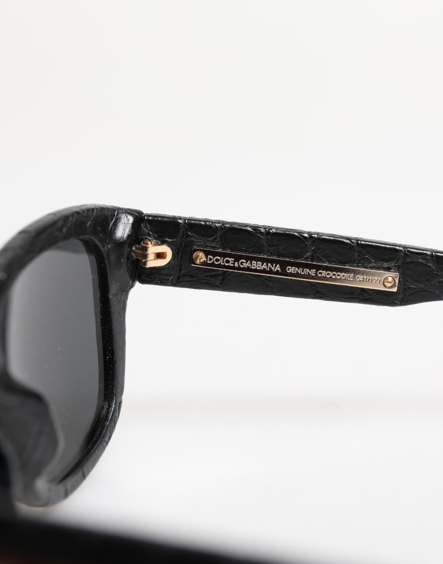 Dolce & Gabbana – Sonnenbrille mit getönten Gläsern und schwarzem Lederrahmen DG4177