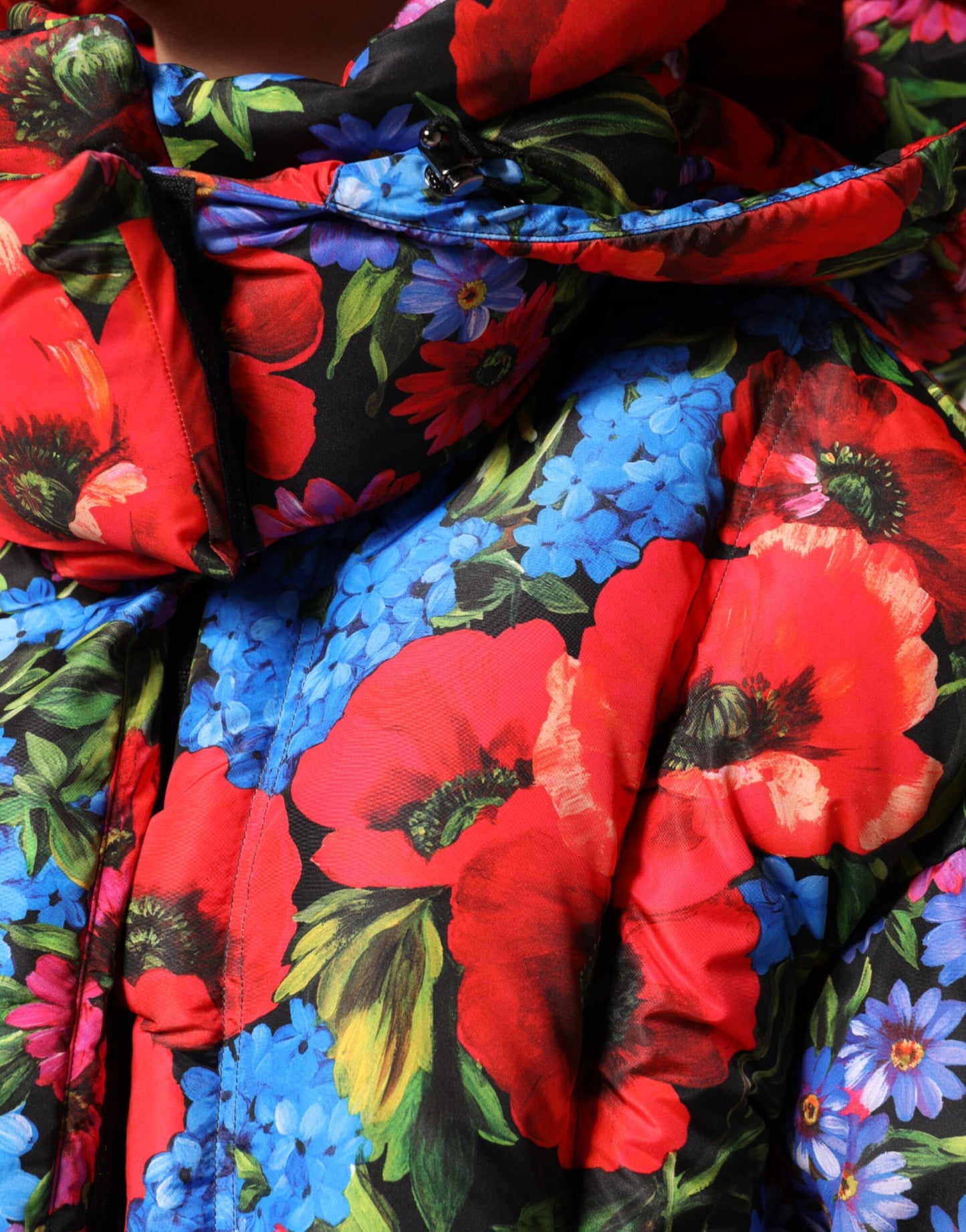 Dolce & Gabbana – Puffermantel mit Kapuze und mehrfarbigem Blumenmuster