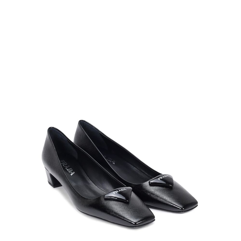 Prada Pumps aus Saffiano-Leder
