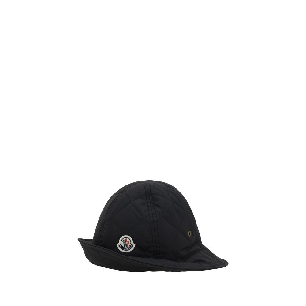 Fischerhut mit Moncler-Logo