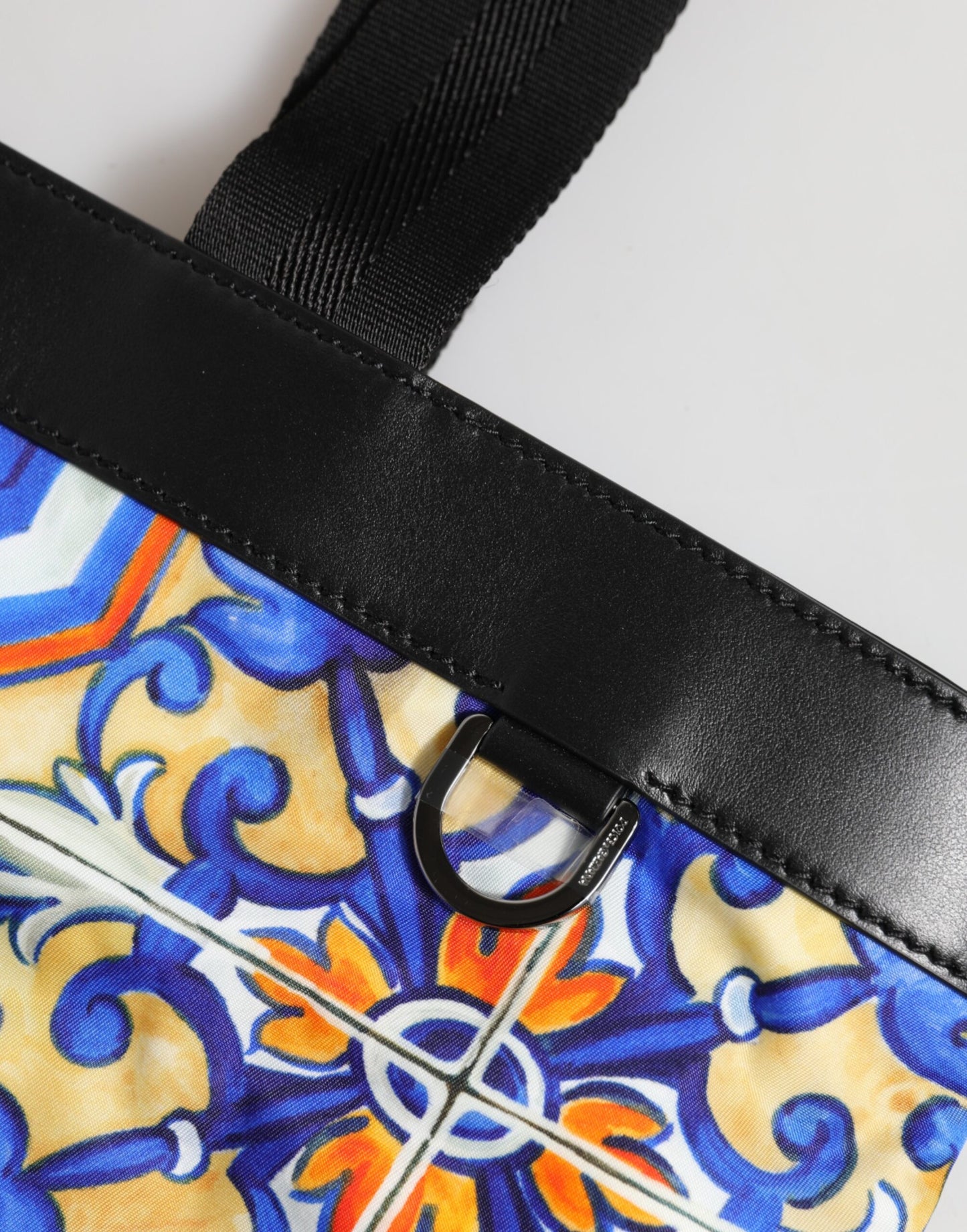 Dolce & Gabbana Mehrfarbige Maiolica-Print-Tragetasche mit Schultergurt