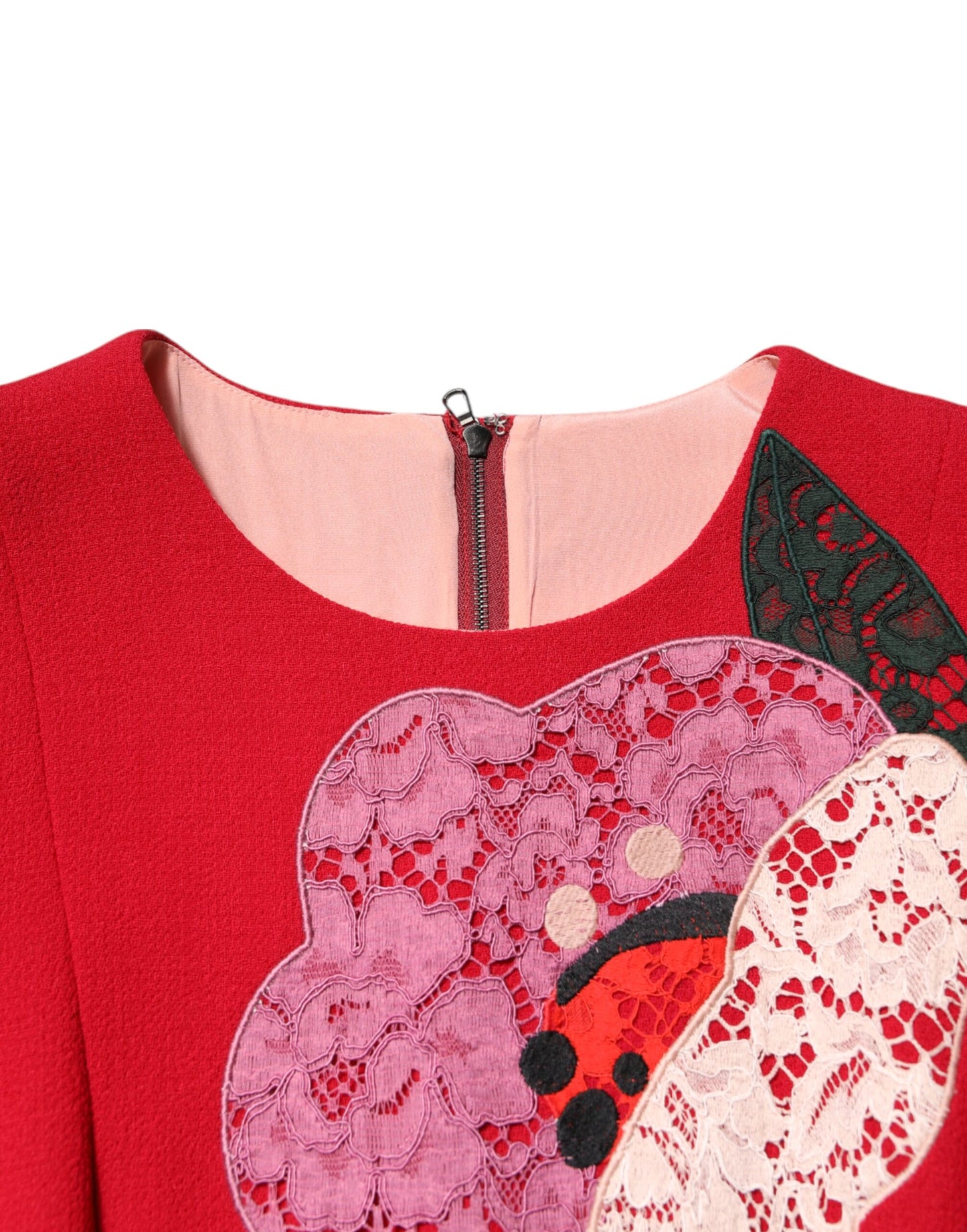 Dolce & Gabbana – A-Linien-Minikleid mit roter Spitzen-Blumenapplikation