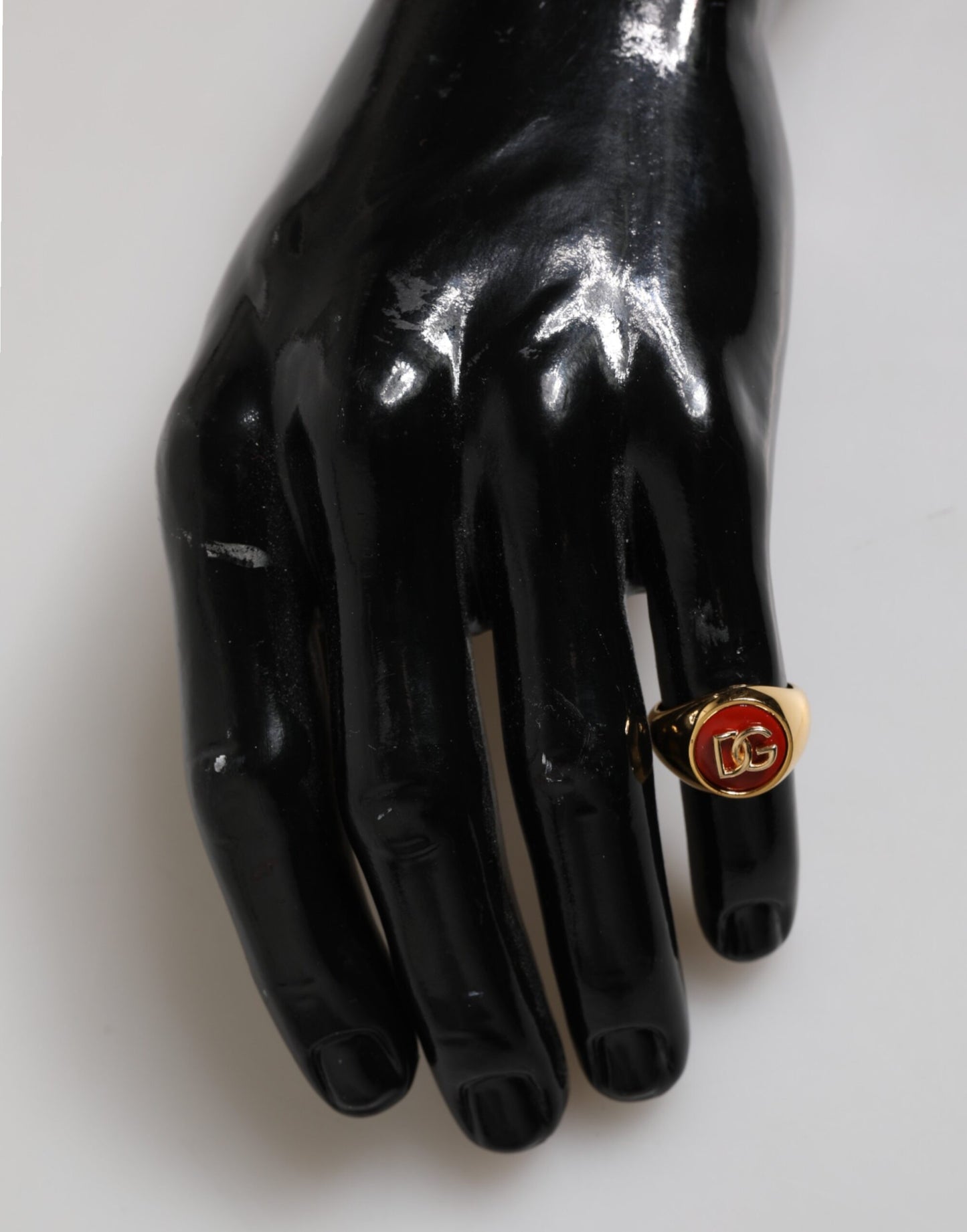 Dolce & Gabbana Herrenring aus echtem Messing in Goldton mit rotem DG-Logo