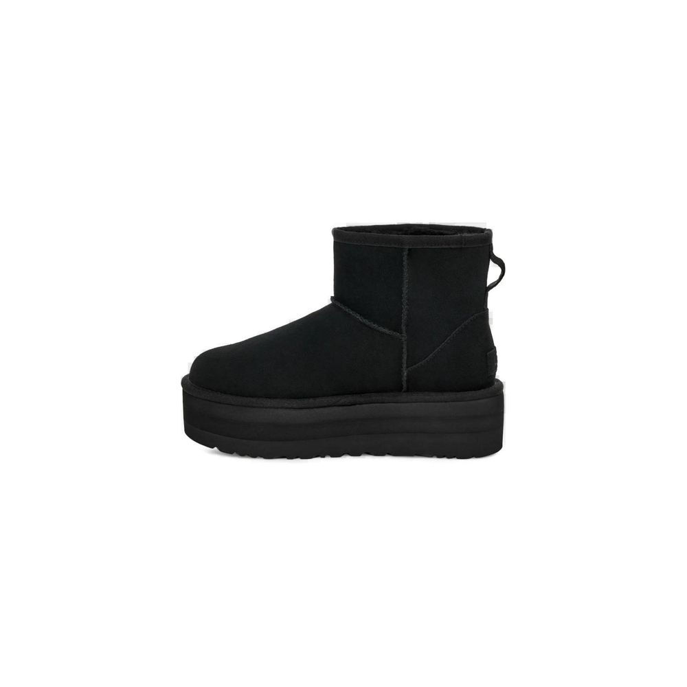UGG Stiefeletten aus schwarzem Wildleder