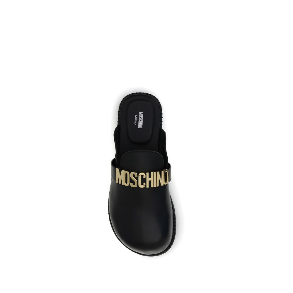 Pantoletten mit Moschino-Logo