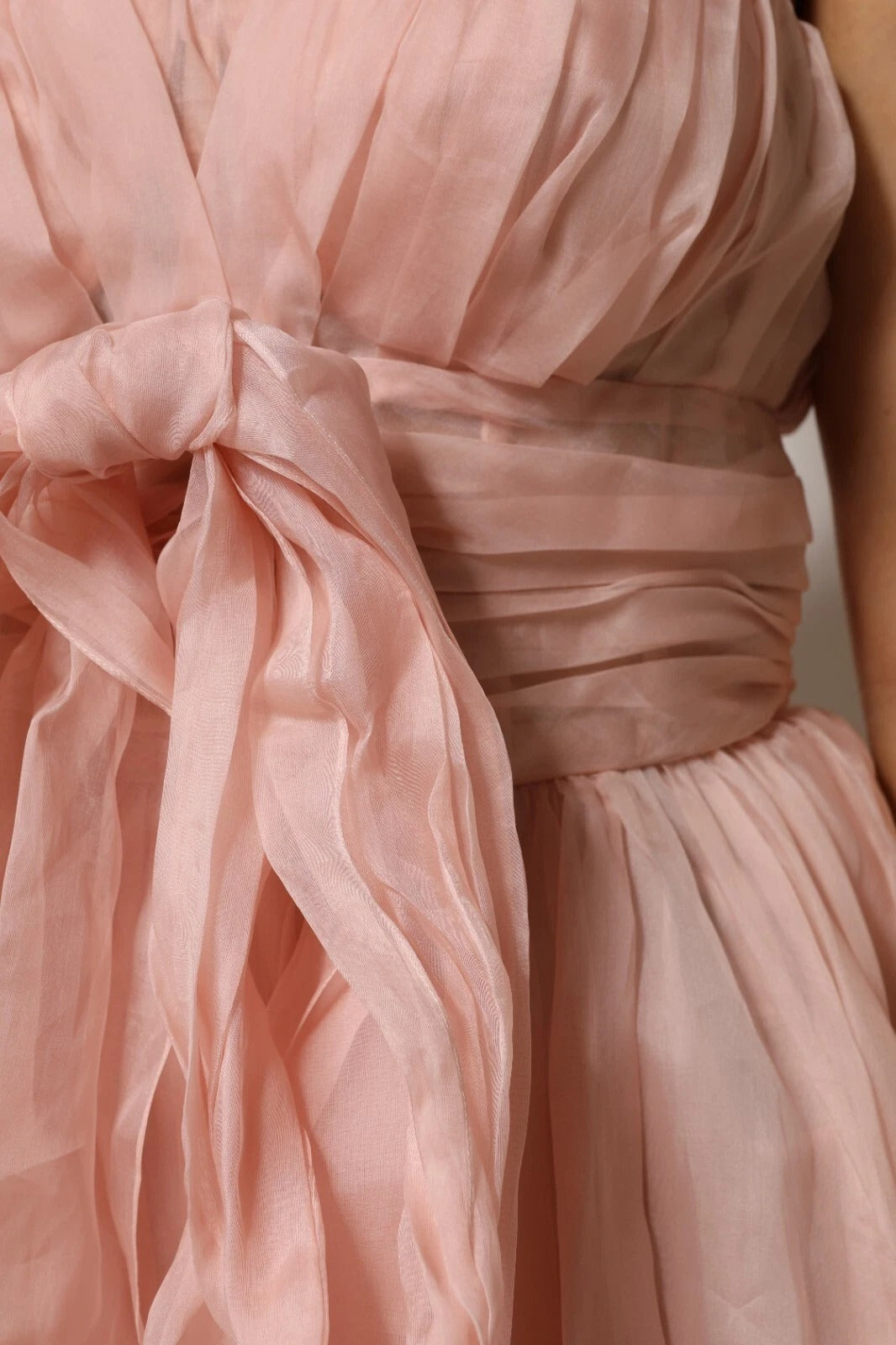Dolce & Gabbana – A-Linien-Midikleid aus plissiertem Seidenchiffon in Rosa