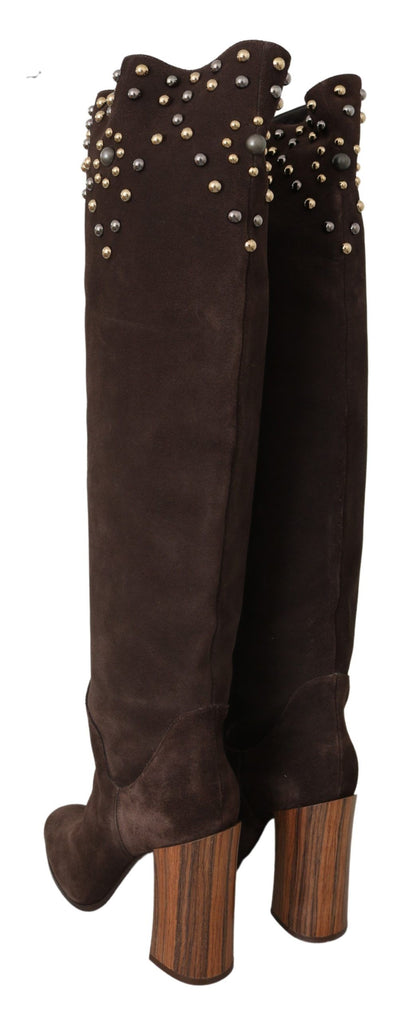 Dolce &amp; Gabbana – Kniehohe Stiefel aus Wildleder in Braun mit Nieten