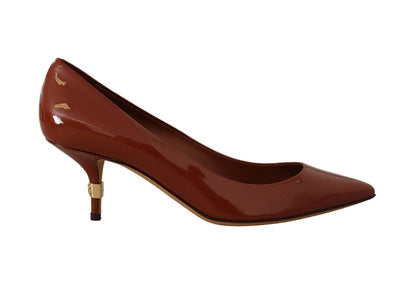Dolce &amp; Gabbana – Braune Pumps mit Kitten Heels aus Lackleder