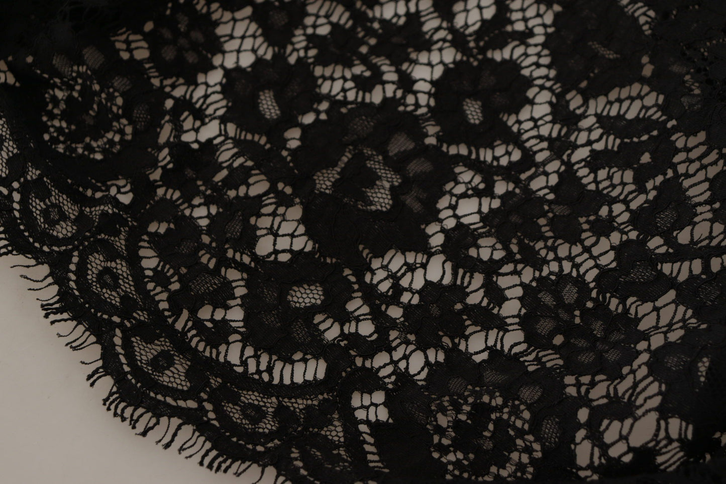 Dolce &amp; Gabbana – Schwarze Bluse mit floraler Spitze und Pullover „Sicily“