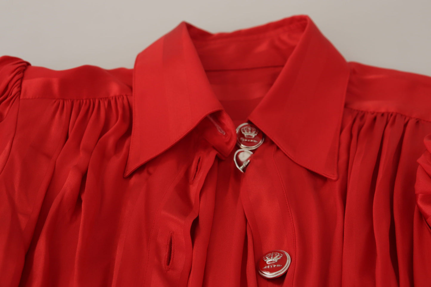 Dolce &amp; Gabbana – Rotes Midikleid aus Satinseide mit Knopfleiste und Gürtel