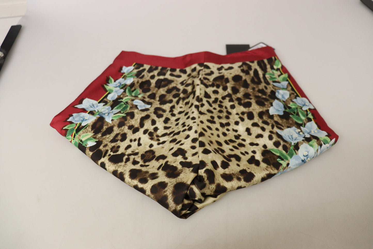 Dolce &amp; Gabbana – Mehrfarbige Hose mit Leopardenmuster und Flora-Print in mittlerer Taille