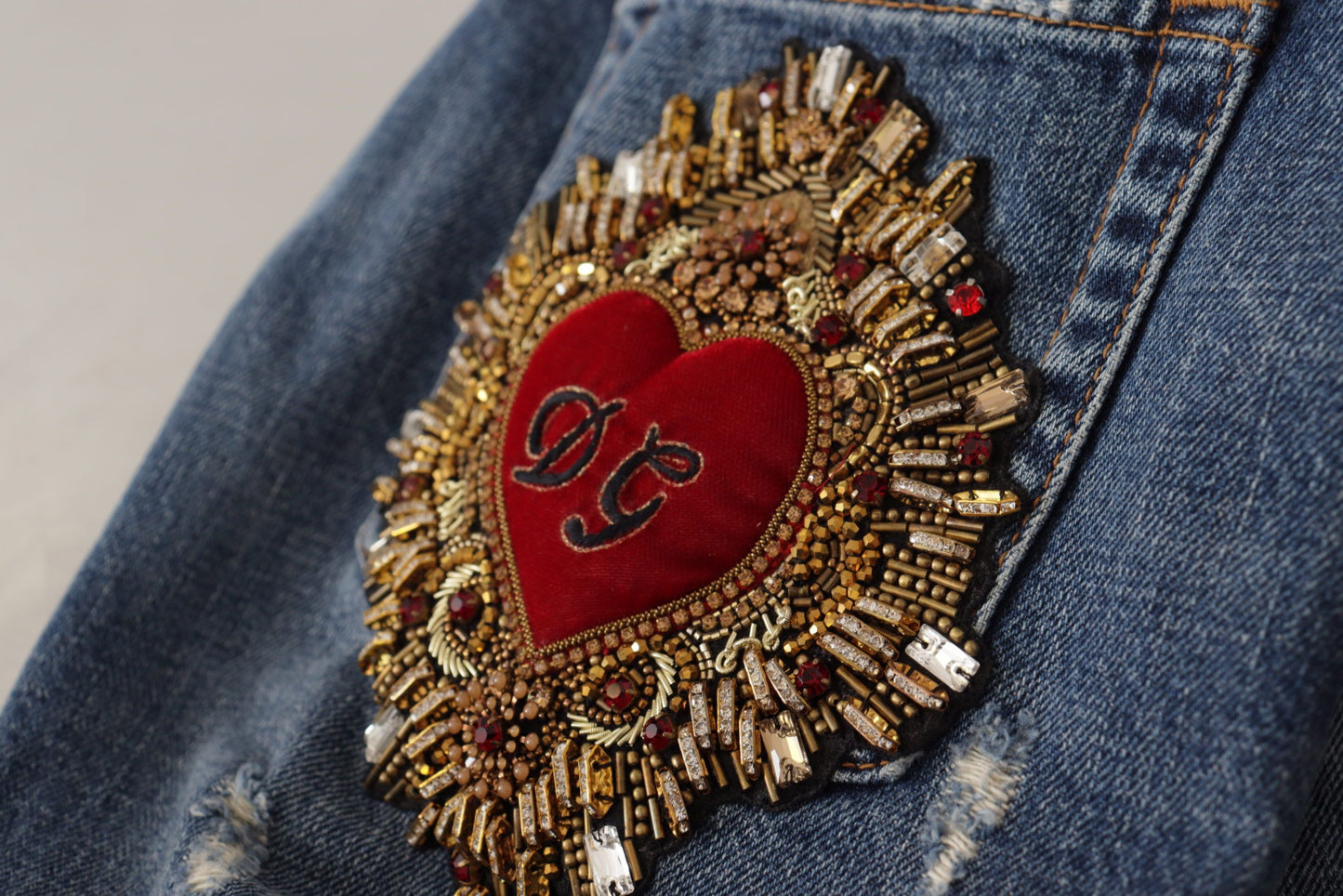 Dolce &amp; Gabbana Blue Denim Barock Herz Logo Patch Hose Jeans