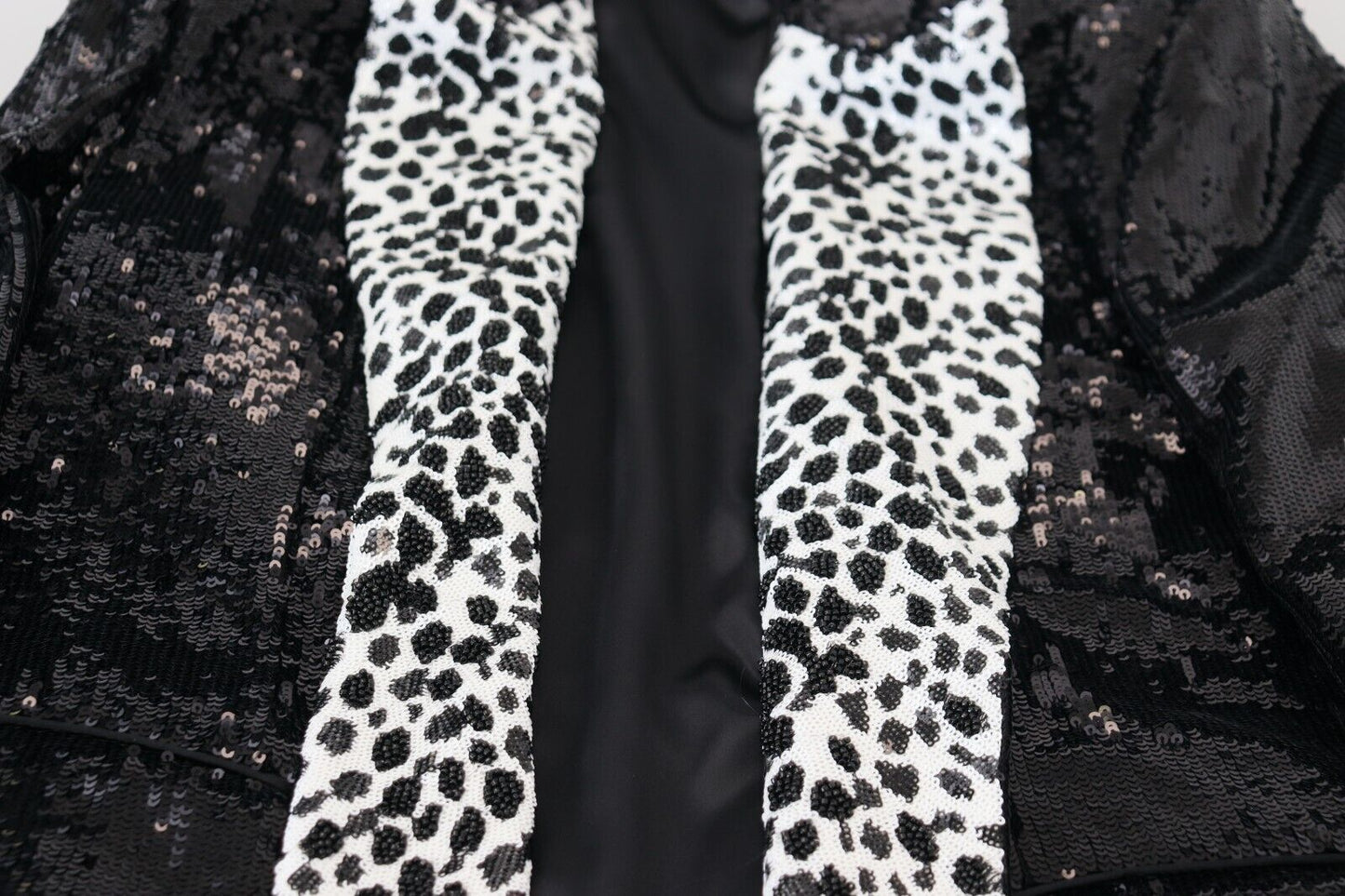 Dolce &amp; Gabbana – Schwarzer Nylonblazer mit Pailletten und Kuhmuster