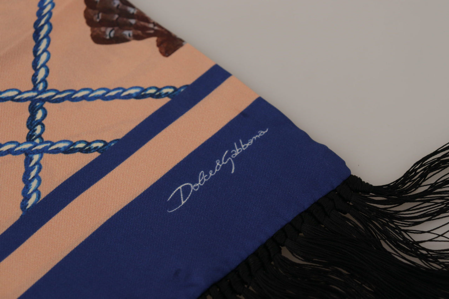 Dolce &amp; Gabbana – Mehrfarbiger Seidenschal mit DG-Logo und Fransen