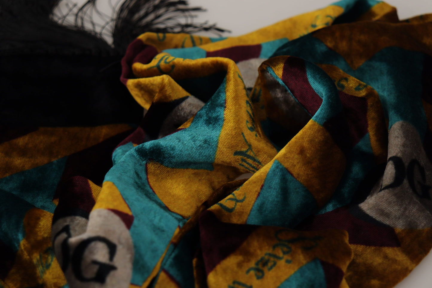 Dolce &amp; Gabbana – Mehrfarbiger Schal mit DG-Logo-Print und Fransen