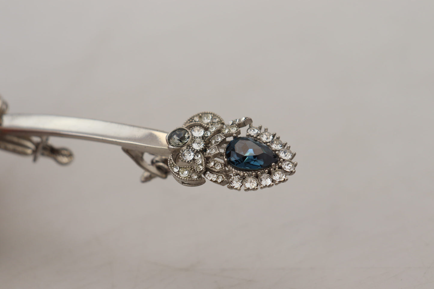 Dolce &amp; Gabbana – Kragenbrosche mit Kristallen aus 925er Sterlingsilber