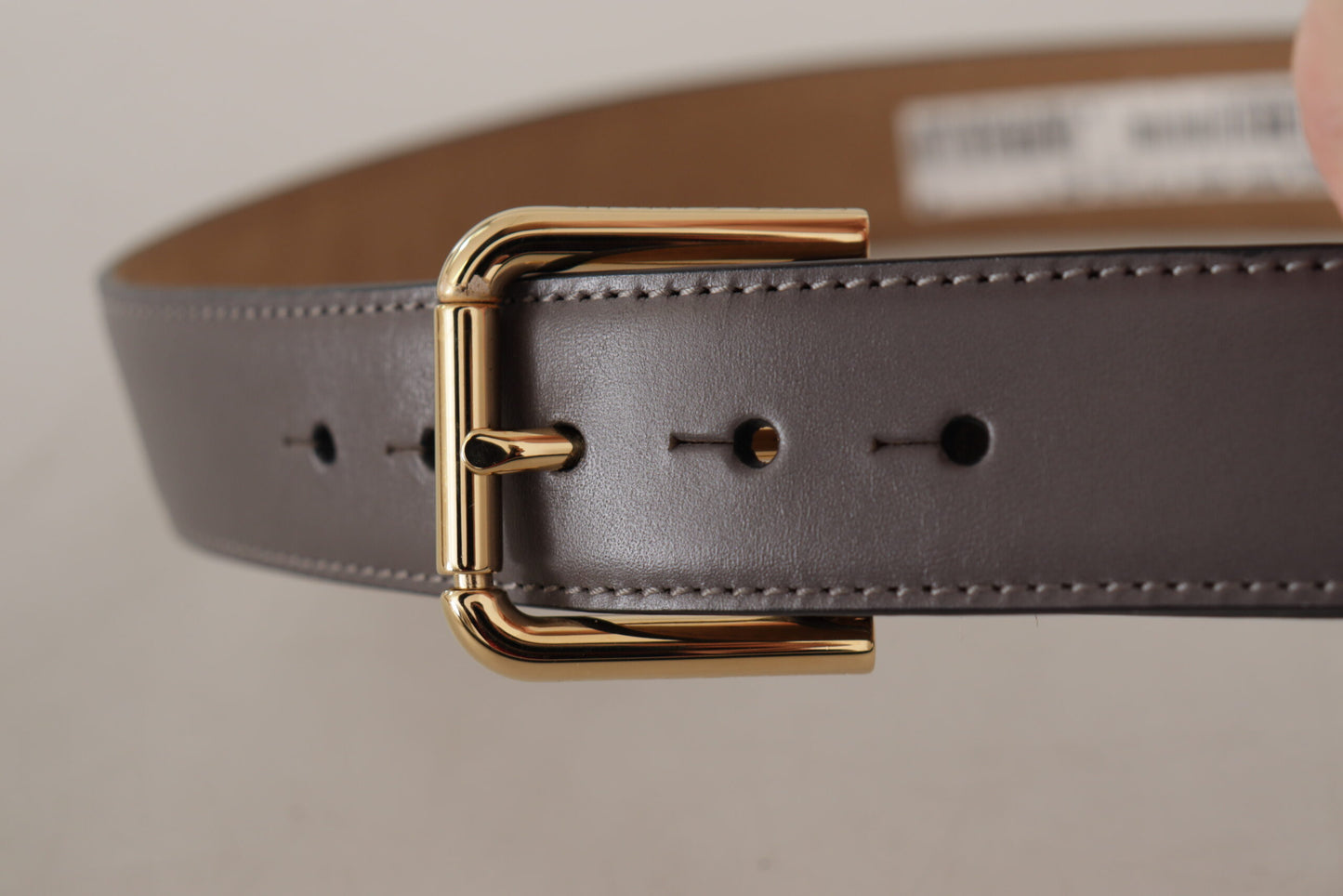 Dolce &amp; Gabbana – Gürtel aus grauem Kalbsleder mit goldener Metall-Logoschnalle