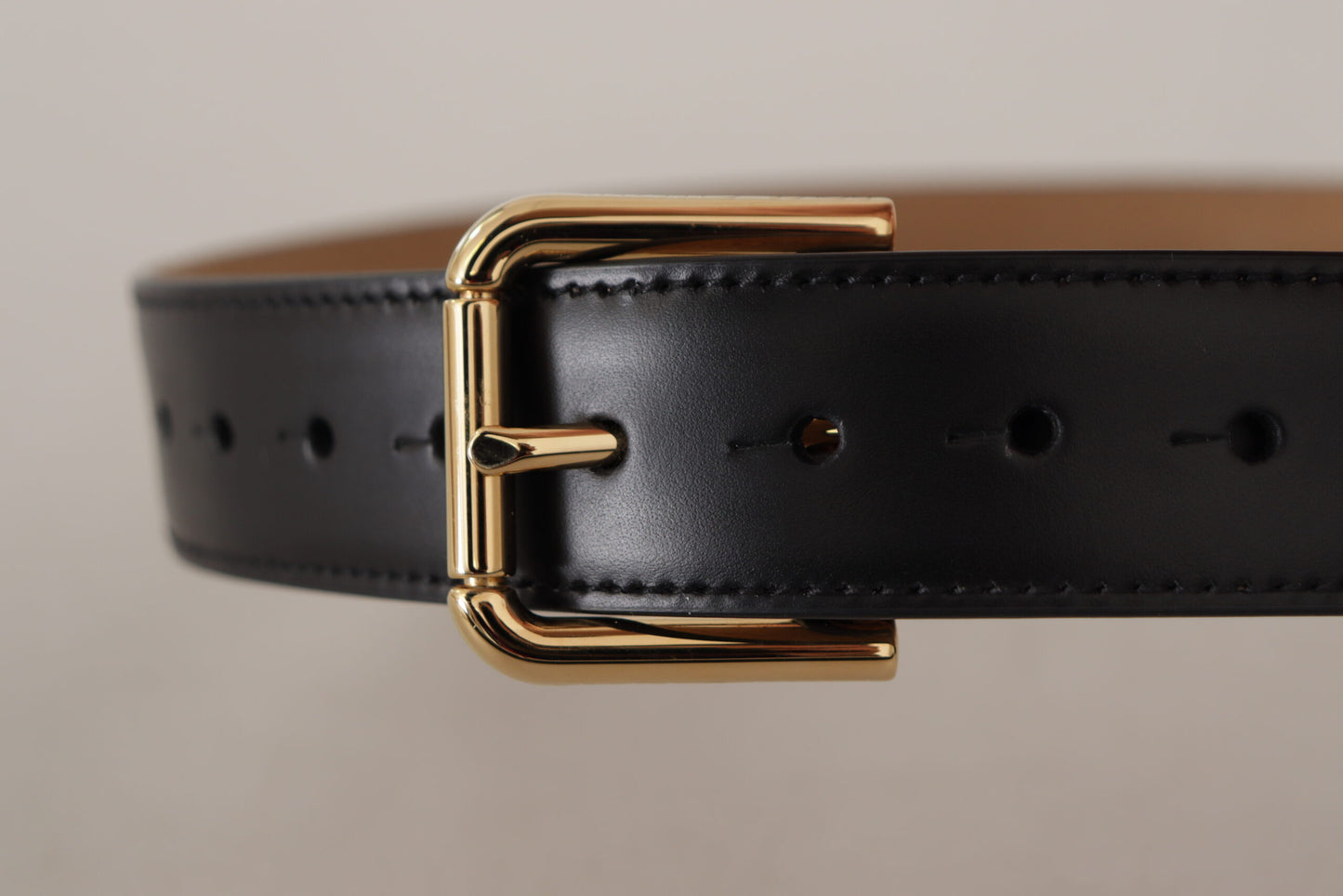 Dolce &amp; Gabbana Schwarzer, klassischer Taillengürtel aus massivem Leder mit goldener Schnalle