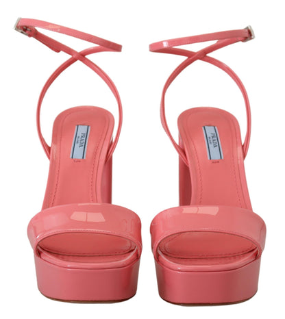 Prada Pink Lack Sandalen Knöchelriemen Heels Sandale