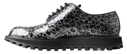 Dolce &amp; Gabbana – Derby-Schuhe aus Lackleder in Schwarz und Weiß