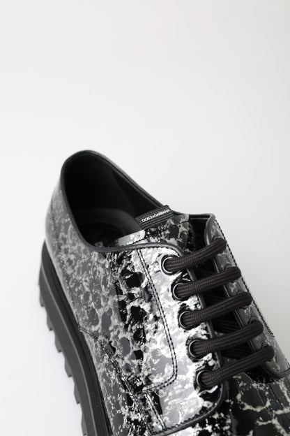 Dolce &amp; Gabbana – Derby-Schuhe aus Lackleder in Schwarz und Weiß