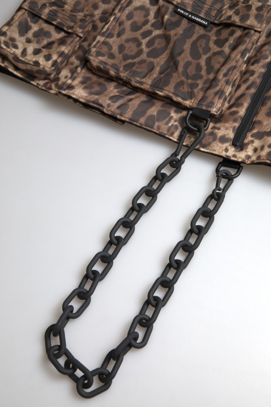Dolce &amp; Gabbana Braune ärmellose Sportbekleidung aus Seide mit Leopardenmuster