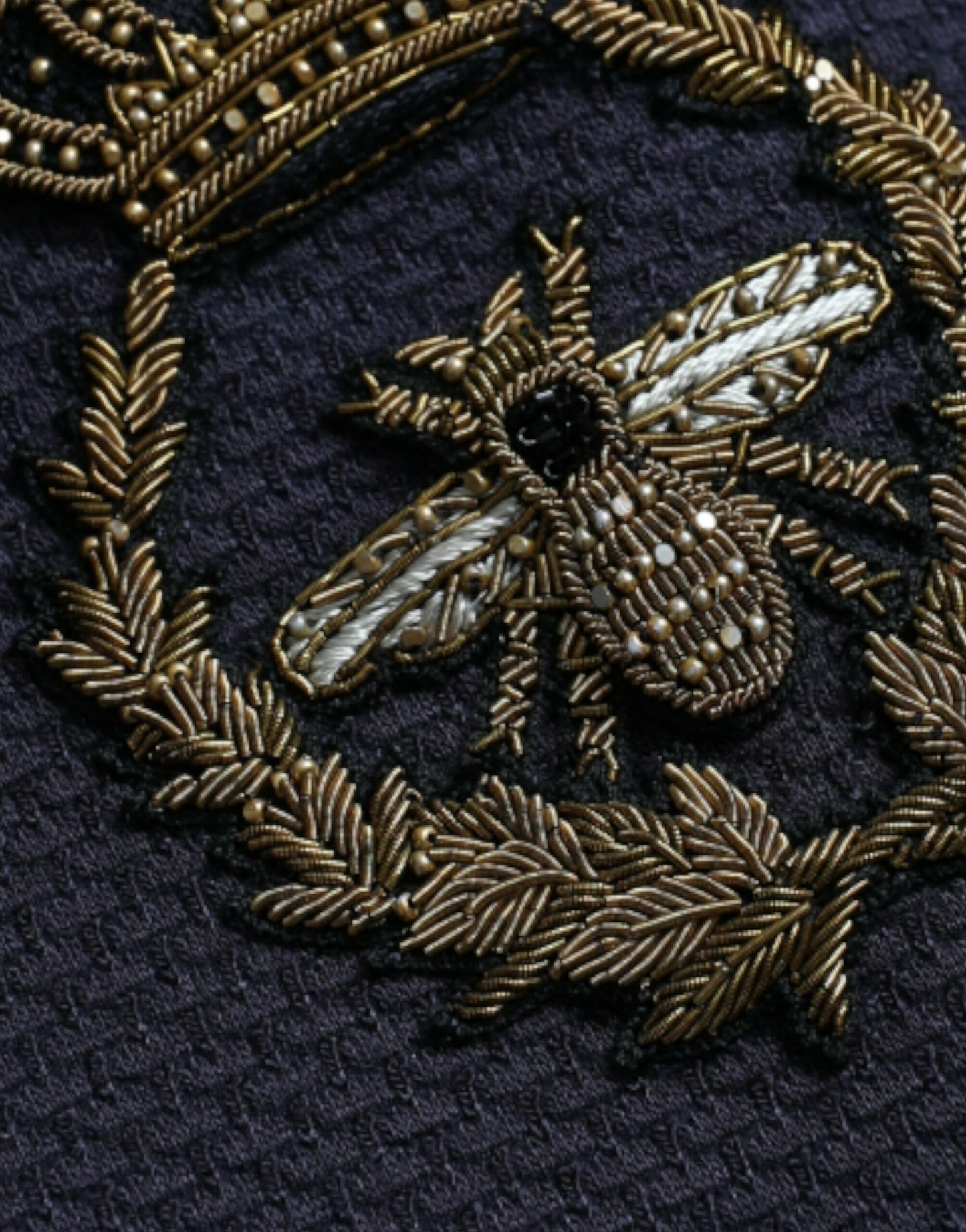 Dolce &amp; Gabbana – Dunkelblauer, zweireihiger Blazer mit Kronenbiene