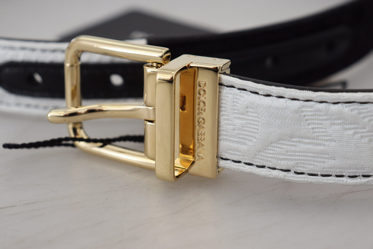 Dolce &amp; Gabbana Weiß-Schwarzer Patchwork-Gürtel mit goldener Metallschnalle
