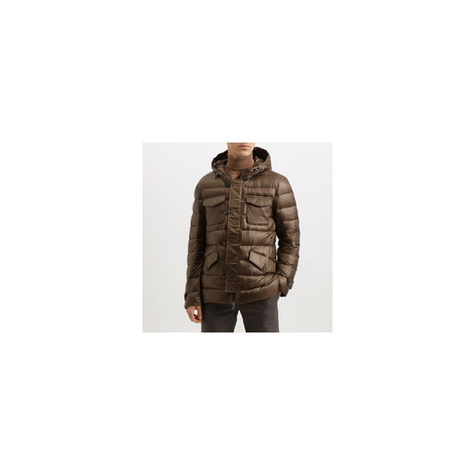 Braune Polyamidjacke hinzufügen