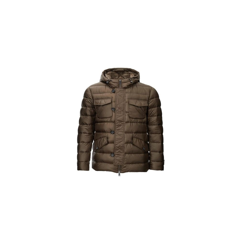 Braune Polyamidjacke hinzufügen