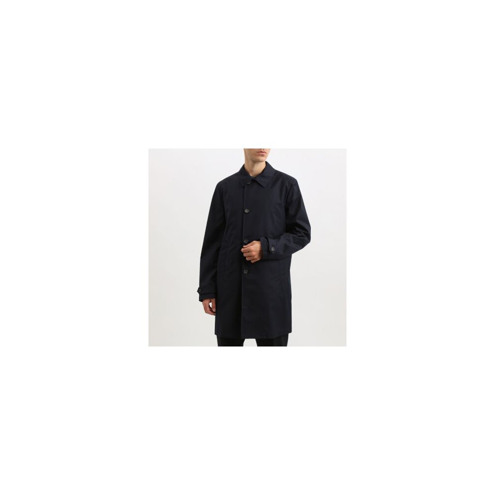 Blaue Polyesterjacke hinzufügen
