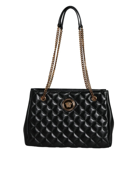 Versace – Schultertasche aus gestepptem Nappaleder mit Kettenriemen in Schwarz