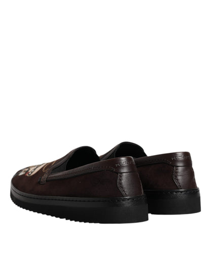 Dolce &amp; Gabbana – DG Family – Flache Slipper aus Wildleder in Braun
