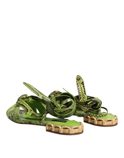 Dolce &amp; Gabbana Grüne Sandalen mit Knöchelwickel und Tiermuster