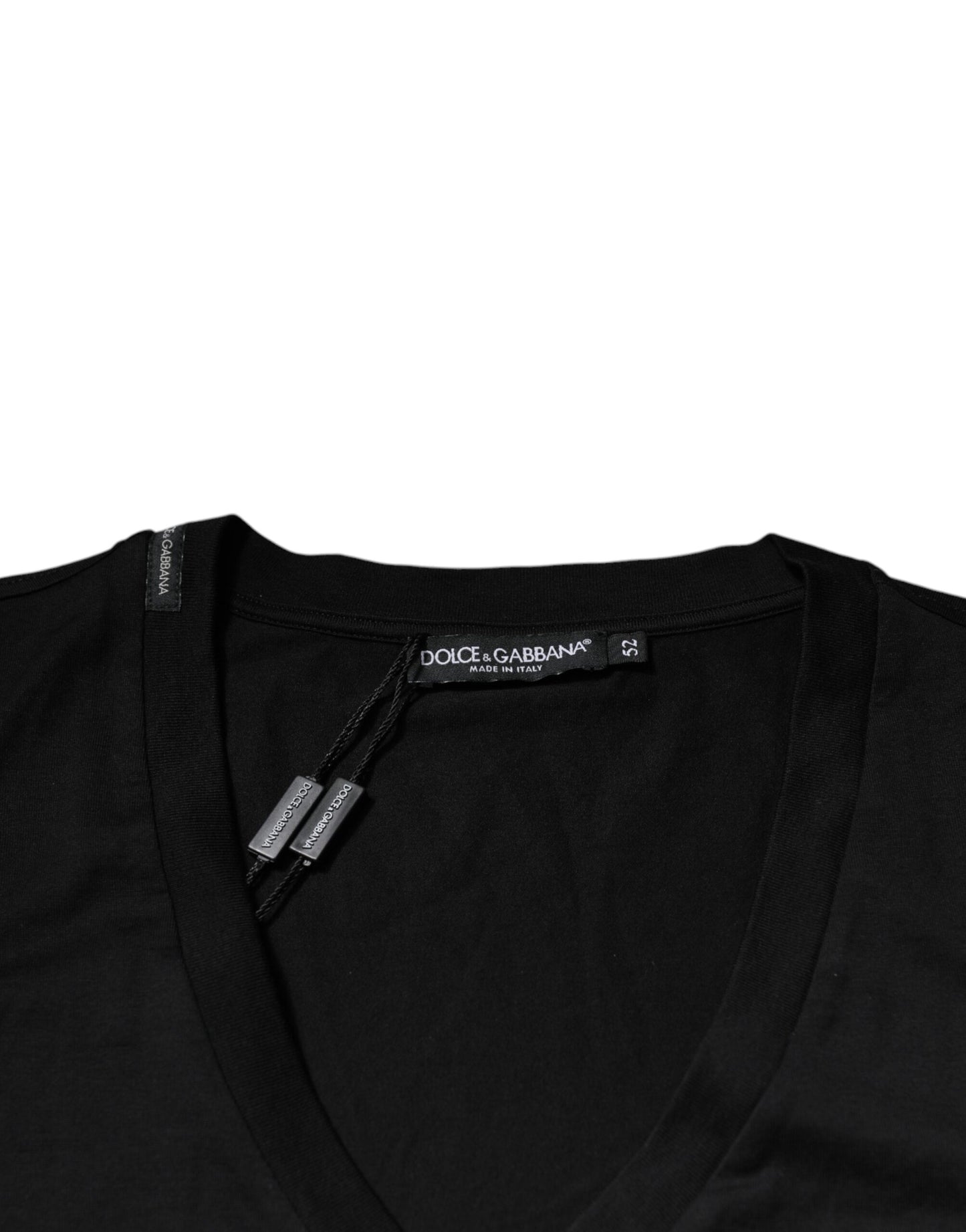 Dolce &amp; Gabbana – Schwarzes, kurzärmliges T-Shirt aus Baumwolle mit V-Ausschnitt und Logo