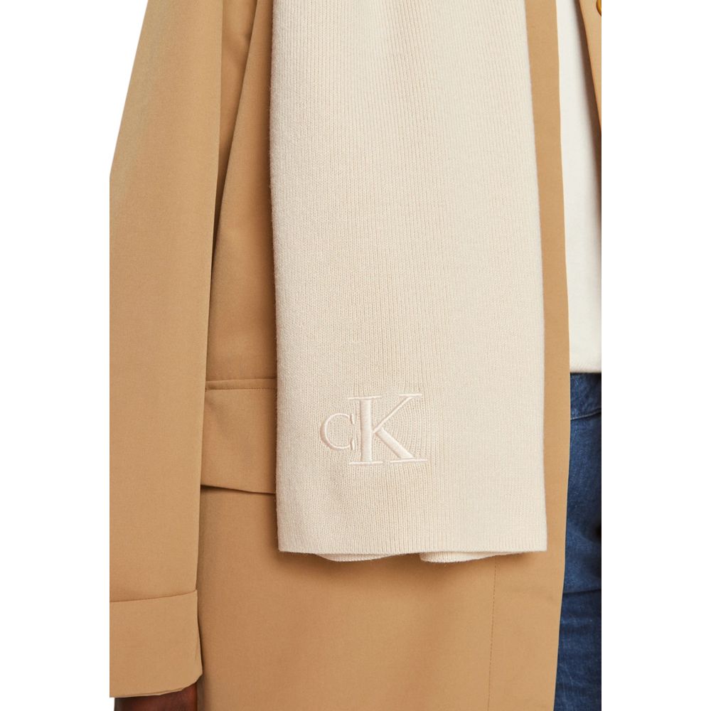 Calvin Klein – Cremefarbener Schal aus recyceltem Polyester