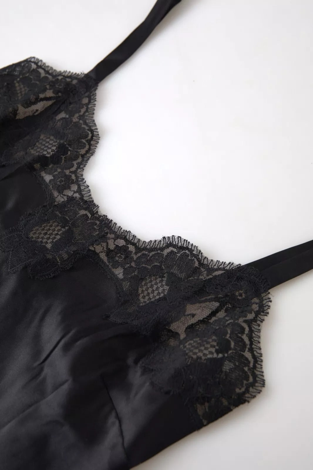 Dolce &amp; Gabbana Nachtwäsche aus schwarzer Spitze und Seide, Camisole-Oberteil