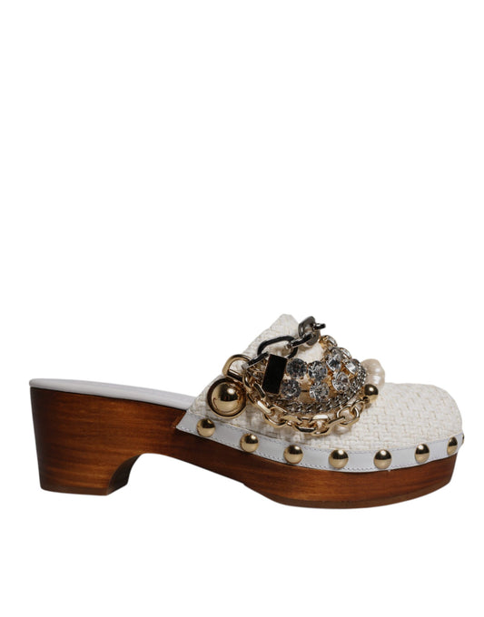 Dolce &amp; Gabbana Weiße Raffia Clogs mit Schmucksteinen und Kette Sandalen Schuhe