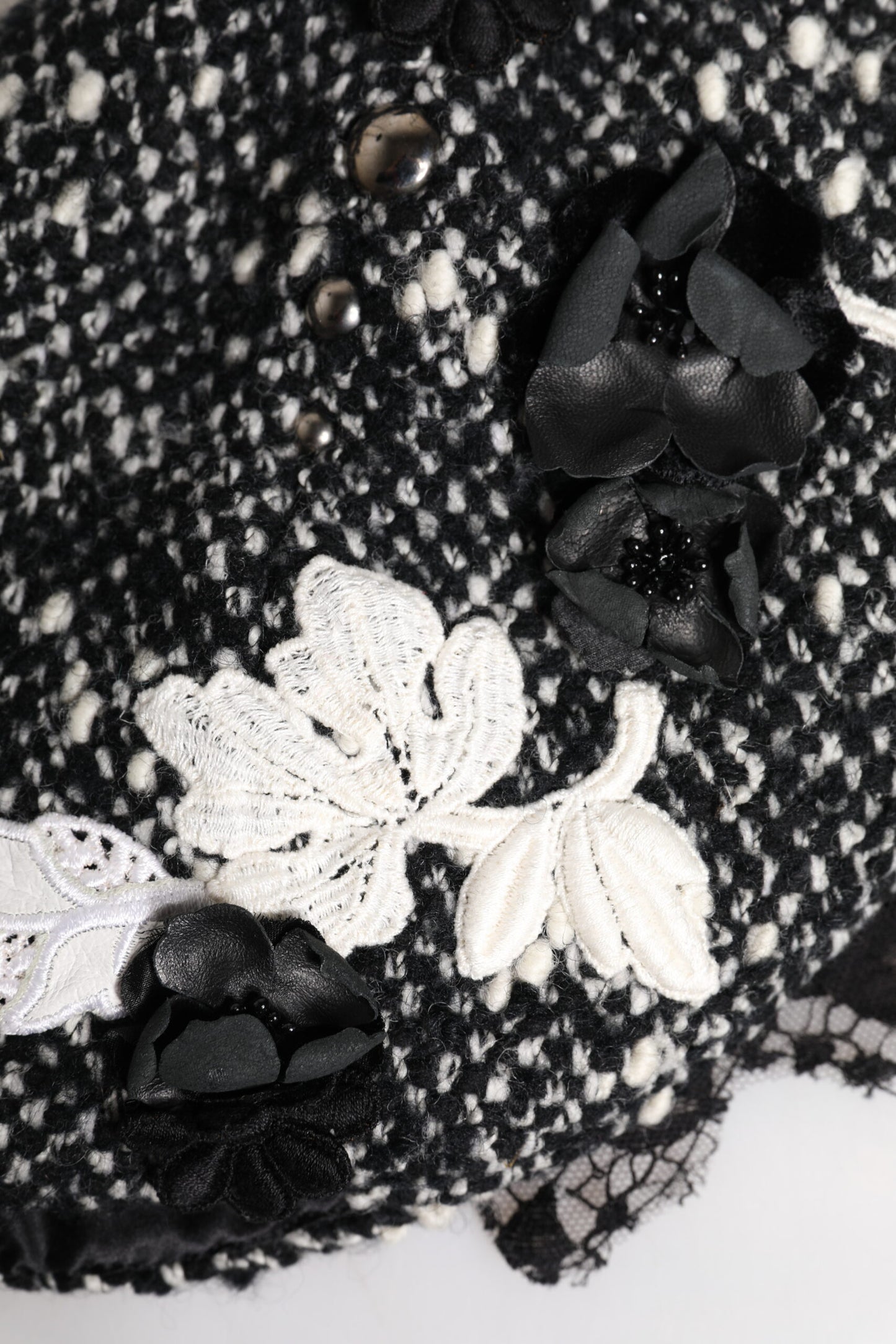 Dolce &amp; Gabbana – Glockenhut aus schwarzer Wolle mit weißem Blumenmuster