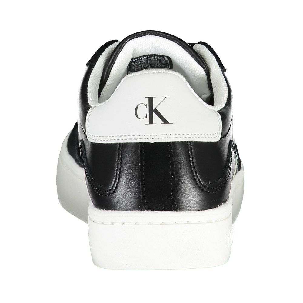 Calvin Klein – Elegante schwarze Schnür-Sneaker mit Kontrastdetails