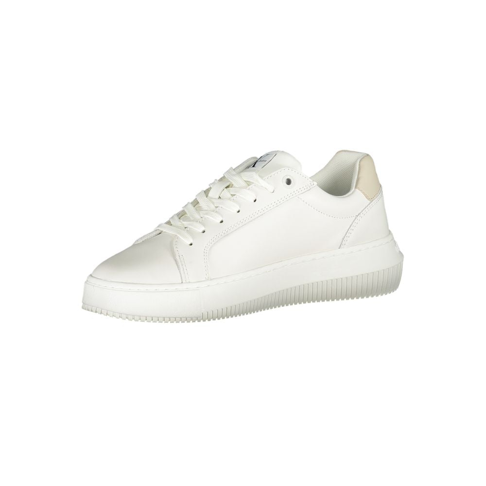 Calvin Klein – Schicke weiße Schnür-Sneaker mit Kontrastdetails