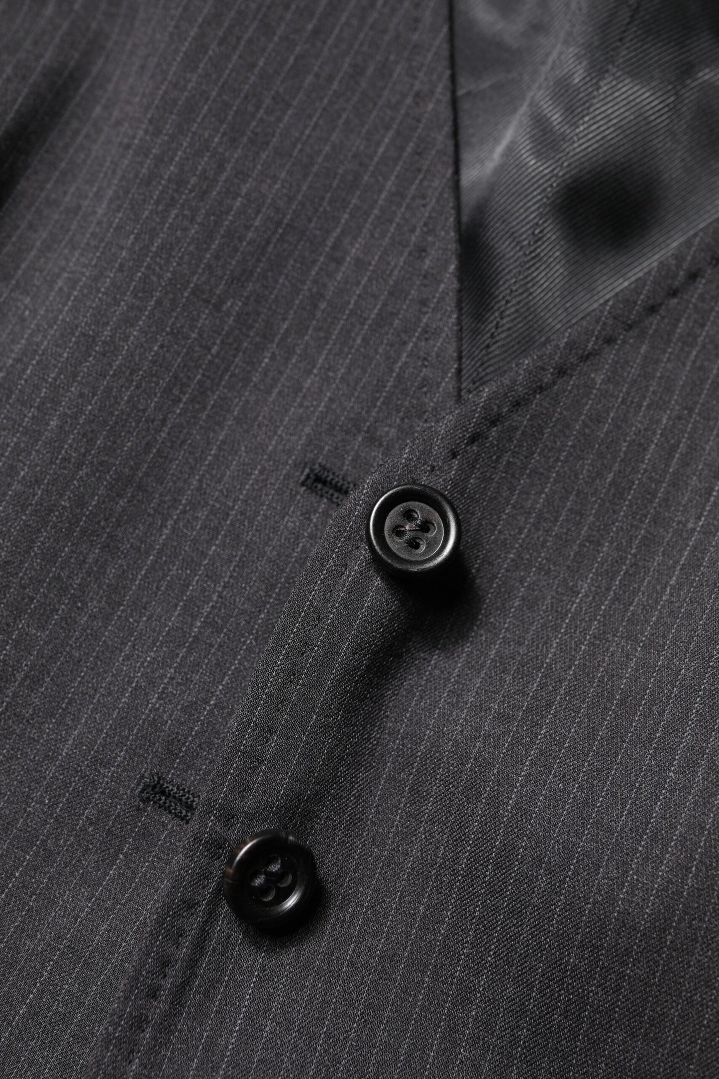 Dolce &amp; Gabbana – Ärmelloses, schwarz gestreiftes Westentop mit Knopfleiste