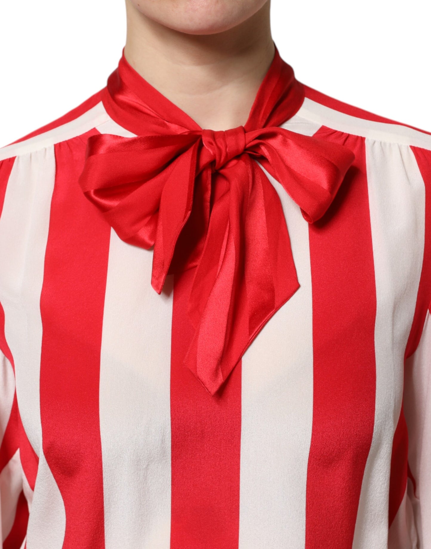 Dolce &amp; Gabbana – Blusenoberteil mit Ascot-Kragen und roten und weißen Streifen