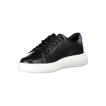 Calvin Klein – Schicke, kontrastierende Schnür-Sneaker