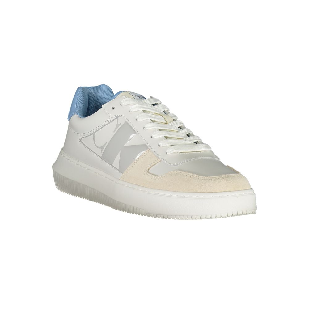 Calvin Klein – Umweltfreundliche Sneakers mit kontrastierenden Details