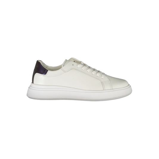 Calvin Klein – Elegante, kontrastierende Schnür-Sneaker in Weiß