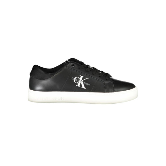 Umweltbewusste Sneakers von Calvin Klein mit charakteristischem Stil