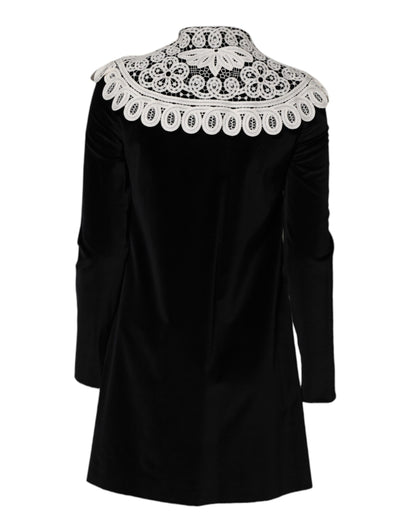 Dolce &amp; Gabbana – Schwarzes Samtkleid mit Spitzenkragen und Verzierung